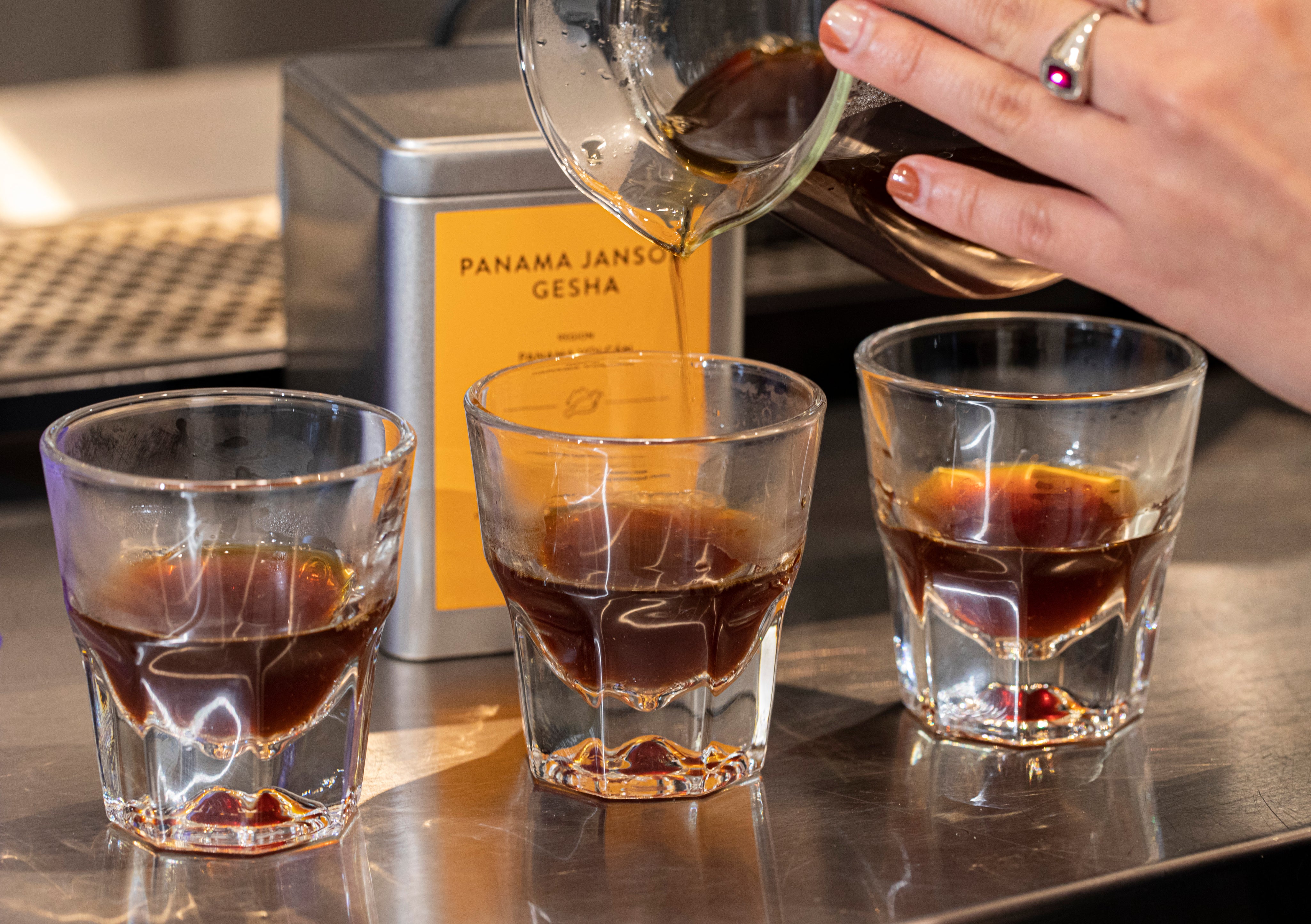 beanandbean_coffeeshop-533A9405_3fab449c-10a8-474f-952b-43636a141c71.jpg